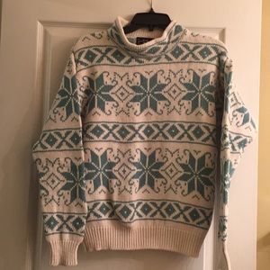 Women’s Woolrich pullover